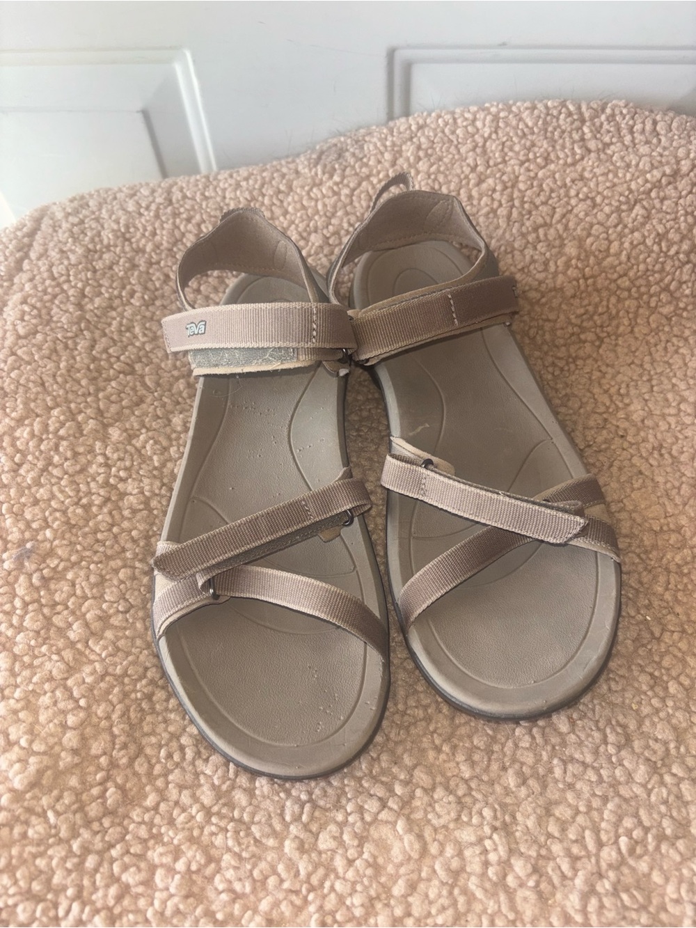 Teva gray Verra hiking sandals size 11